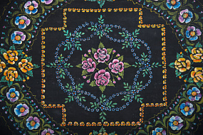 Расписной ковер из фондов учреждения «Белорусский государственный музей народной архитектуры и быта»